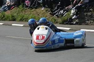 Images Dated 4th June 2007: Andy Laidlow & Patrick Farrance (LCR Suzuki) 2007 Sidecar TT