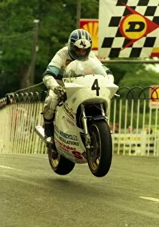 Images Dated 24th December 2017: Andy McGladdery (Suzuki) 1987 Formula One TT
