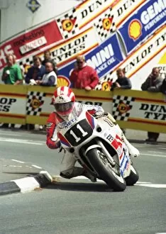 Images Dated 14th August 2016: Andy McGladdery (Yamaha) 1989 Senior TT