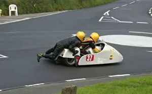 Images Dated 4th June 2005: Andy Thompson & Steve Harpham (Fanuc Honda) 2005 Sidecar TT