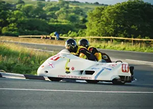Andy Thompson & Steve Harpham (Fanuc Honda) 2004 Sidecar TT