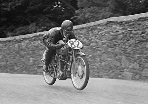 Images Dated 22nd March 2021: Angelo Copeta (MV) on Braddan Straight: 1952 Ultra Lightweight TT