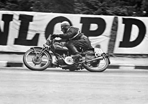Images Dated 11th August 2016: Arnold Jones (Guzzi) 1950 Lightweight TT