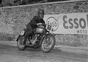 Images Dated 14th November 2016: Arthur Wellsted (Triumph) 1951 Senior Clubman TT