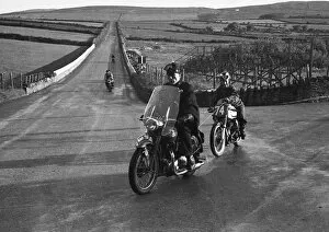 Images Dated 14th November 2016: Arthur Wheeler (Norton) 1952 Senior TT practice