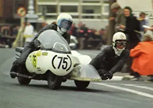 Artie Oates & Edda Oates (SG BSA) 1974 Sidecar 750 TT