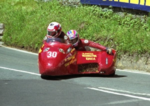 Images Dated 7th January 2018: Artie Oates & Greg Mahon (Yamaha) 1995 Sidecar TT