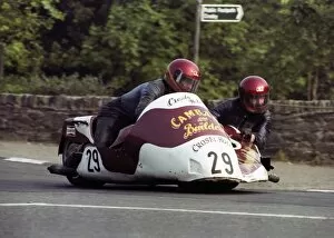 Images Dated 28th November 2015: Artie Oates & Peter Cain (Yamaha) 1982 Sidecar TT