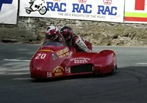 Images Dated 29th January 2018: Artie Oates & Robert Fargher (Kawasaki) 1993 Sidecar TT
