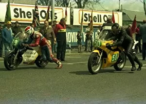 Images Dated 6th February 2018: Ashley Gardner (Waddon) and Ken Inwood (Yamaha) 1986 Junior TT