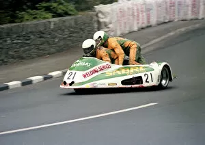 Barry Brindley & Chris Jones (Sabre Yamaha) 1983 Sidecar TT