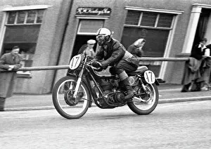 Images Dated 8th December 2017: Barry Cortvriend (AJS) 1954 Junior Manx Grand Prix