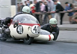 Images Dated 13th December 2021: Barry Dungworth & Nigel Caddow (BMW) 1966 Sidecar TT