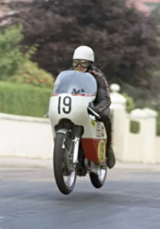 Barry Randle Collection: Barry Randle (Seeley) 1970 Senior TT