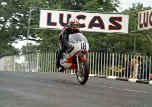 Images Dated 11th March 2019: Barry Randle (Yamaha) 1971 Junior TT