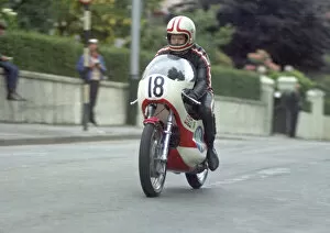 Images Dated 14th November 2020: Barry Randle (Yamaha) 1971 Junior TT