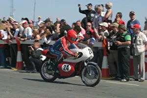 Images Dated 25th April 2022: Barry Smith (Thompson Suzuki) 2007 TT Parade Lap