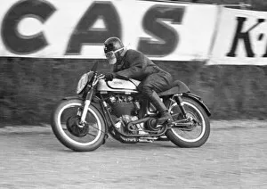 Images Dated 9th July 2021: Barry Stormont (Norton) 1953 Junior TT