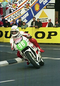 Barry Woodland Gallery: Barry Woodland (Loctite Yamaha) 1988 Production D TT