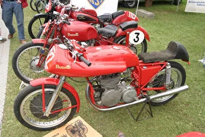 Images Dated 18th May 2020: Benelli Bialbero, ridden by Benito Battilani in the 2005 Classic Lap
