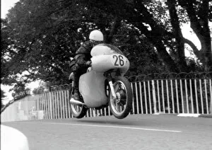 1962 Senior Manx Gand Prix Collection: Bernie Lund (Matchless) 1962 Senior Manx Gand Prix