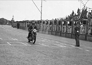 Images Dated 26th November 2020: Bert Nowell (Norton) 1950 Junior Clubman TT