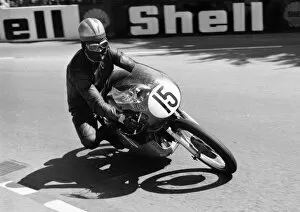 Images Dated 1st October 2018: Billie Nelson (Doncaster Yamaha) 1968 Lightweight TT