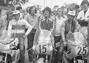 Images Dated 26th December 2021: Billy Guthrie (Yamaha) Tom Herron (Yamaha) and Ian Richards (Yamaha), 1976 Senior TT