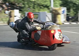Images Dated 23rd January 2022: Bob Beales & Jenny Beales (Middleton Triumph) 1968 750 Sidecar TT
