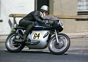 Velocette Collection: Bob Biscardine (Velocette spl) 1968 Senior TT