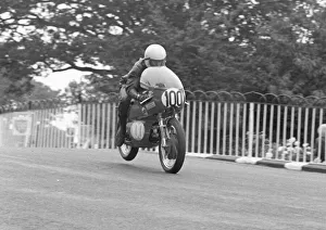 1972 Junior Manx Grand Prix Collection: Bob Hill (Aermacchi) 1972 Junior Manx Grand Prix