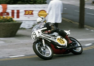Images Dated 8th April 2022: Bob Jackson (Lambert Yamaha) 1977 Senior Manx Grand Prix