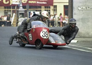 Images Dated 21st September 2013: Bob Kewley and John Whiting (BMW) 1970 500 Sidecar TT