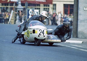 Bob Kewley Gallery: Bob Kewley & John Whiting (Rumble BSA) 1970 750 Sidecar TT