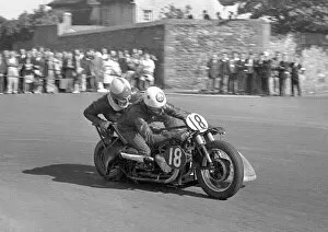 Images Dated 5th August 2021: Bob Kewley & ? (Triumph) 1966 Southern 100
