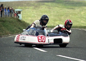 Images Dated 11th January 2018: Bob Mills & Alison Goodwin (Yamaha) 1990 Sidecar TT
