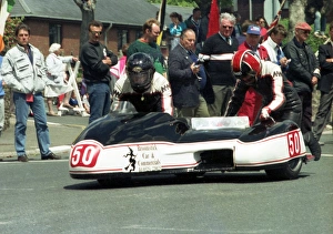 Images Dated 11th January 2018: Bob Mills & Alison Goodwin (Yamaha) 1990 Sidecar TT