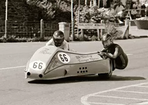 Bob Munro Collection: Bob Munro & Adam Smith (Suzuki) 1985 Sidecar TT