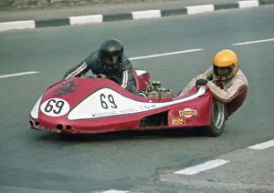 Images Dated 19th August 2020: Bob Munro & David Samuel (Yamaha) 1982 Sidecar TT