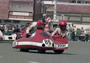 Images Dated 16th December 2019: Bob Munro & Dickie Gale (Suzuki) 1986 Sidecar TT