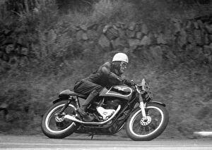 Images Dated 7th January 2021: Bob Ritchie (Matchless) 1957 Senior Manx Grand Prix