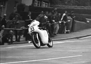 Images Dated 10th October 2019: Bob Ritchie (Norton) 1963 Junior TT