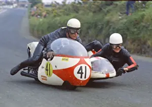 Bob Smith & Ian Forrest (Triumph) 1970 750 Sidecar TT