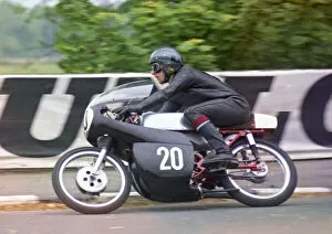 Images Dated 19th February 2021: Bob Ware (Yamaha) 1971 Ultra Lightweight TT