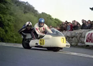 Images Dated 14th January 2022: Bran Bardsley & Peter Cropper (Suzuki) 1976 1000cc Sidecar TT