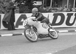 Images Dated 3rd April 2022: Brian Clark (Ducati) 1960 Ultra Lightweight TT