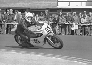Images Dated 5th January 2022: Brian Garratt (Suzuki) 1977 Senior Manx Grand Prix