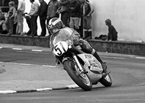 Images Dated 18th December 2017: Brian Peters (Yamaha) 1975 Senior Manx Grand Prix