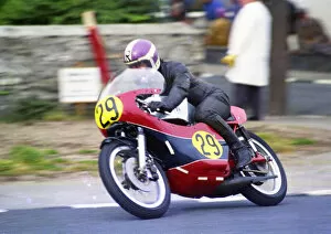 Images Dated 31st May 2021: Brian Robinson (Yamaha) 1976 Senior Manx Grand Prix
