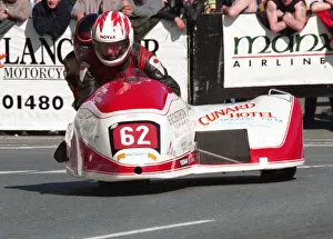 Brian Rostron Gallery: Brian Rostron & Tony Wilde (Winstanley Yamaha) 1999 Sidecar TT